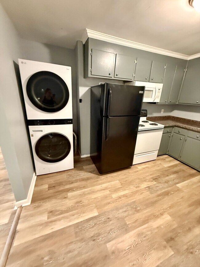 Foto del edificio - Cute Renovated Duplex in 37206 for $1500/Mo