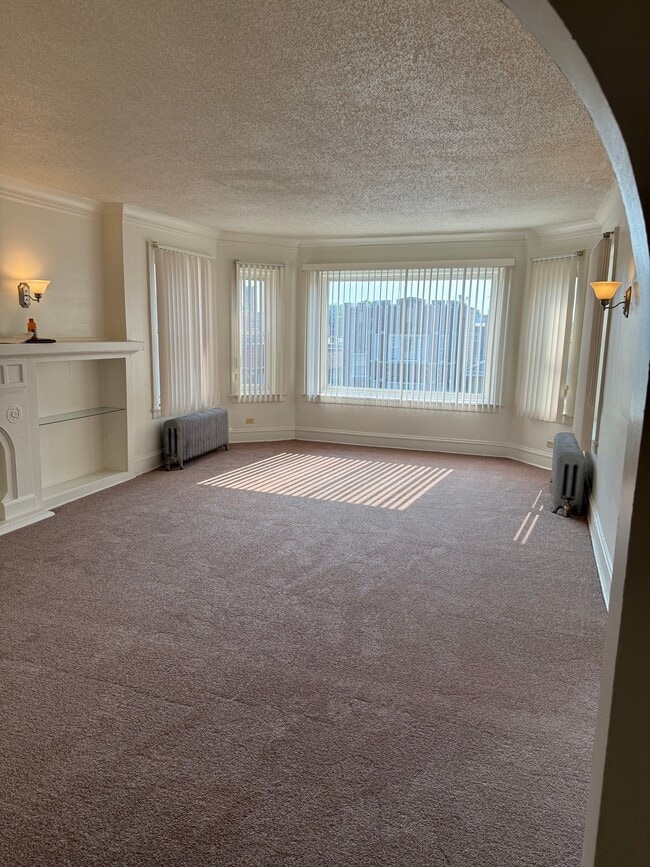 Photo - 8220 S Langley Ave (Chicago, IL) Apartment