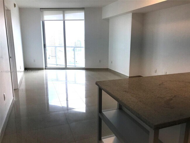 Foto del edificio - 185 SW 7th St