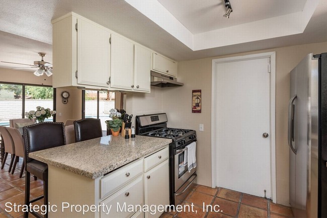 Building Photo - 3 br, 2 bath House - 1390 E. Rosarito Way