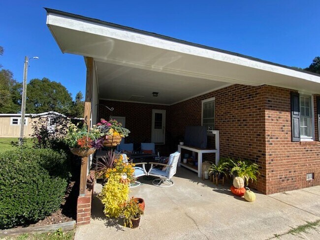 Foto del edificio - Cozy Sneads Ferry Rental -  UTILITIES, LAW...