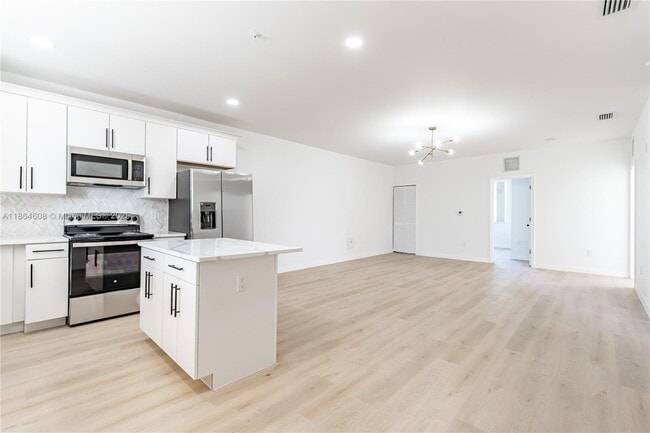 Building Photo - 2575 SW 64th Ave