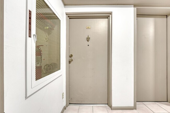 Foto del edificio - 2800 N Ocean Dr