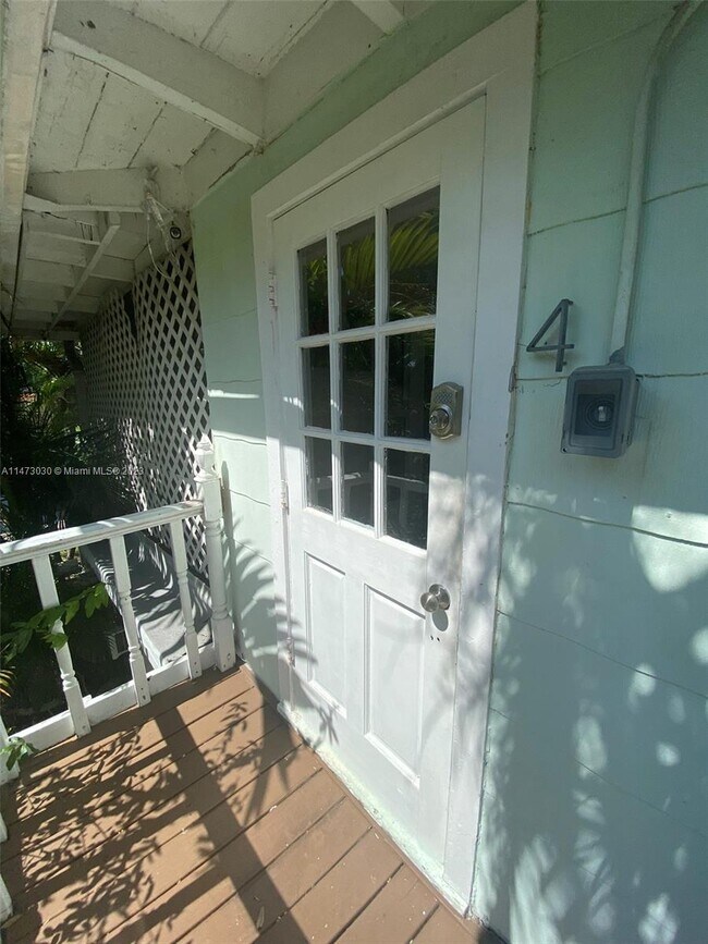 Foto del edificio - 1310 NE 30th St