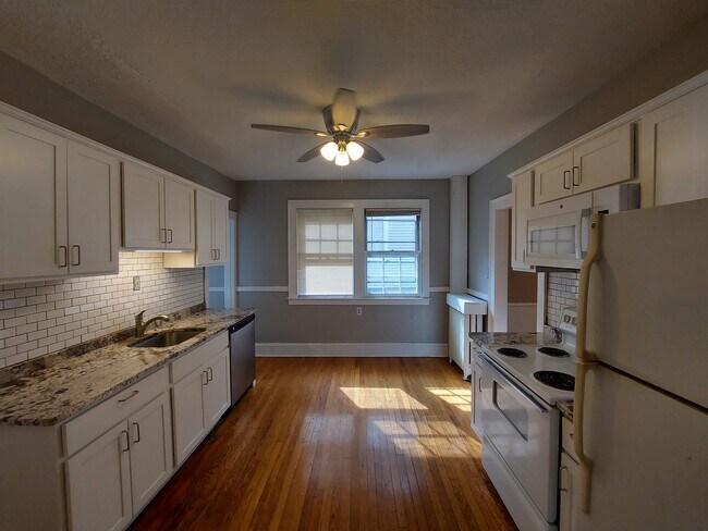 Building Photo - 61 Burr St
