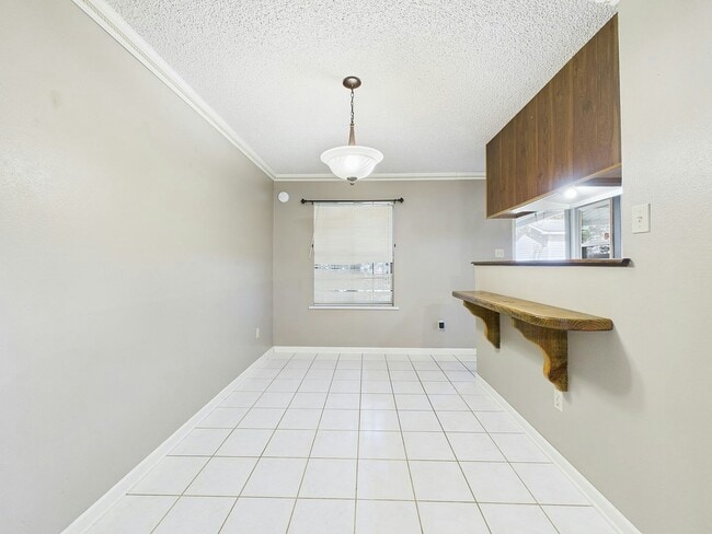 Building Photo - 102 Thompson Loop