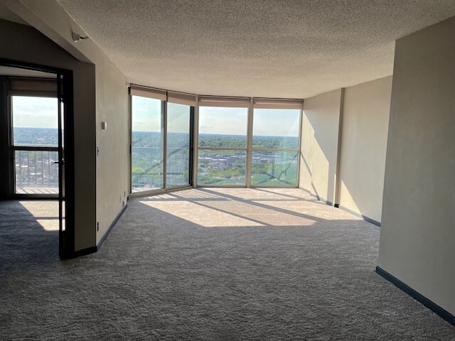 Foto principal - 1660 N Prospect Ave