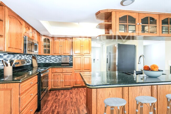 Foto del edificio - 7109 Orchid Lake Rd
