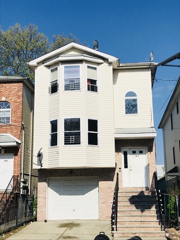 Foto principal - 767 S 17th St