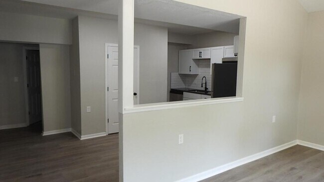 Foto del edificio - 5932 Elmwood Ave