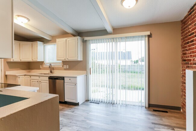 Foto del edificio - 4807 Warminster Dr