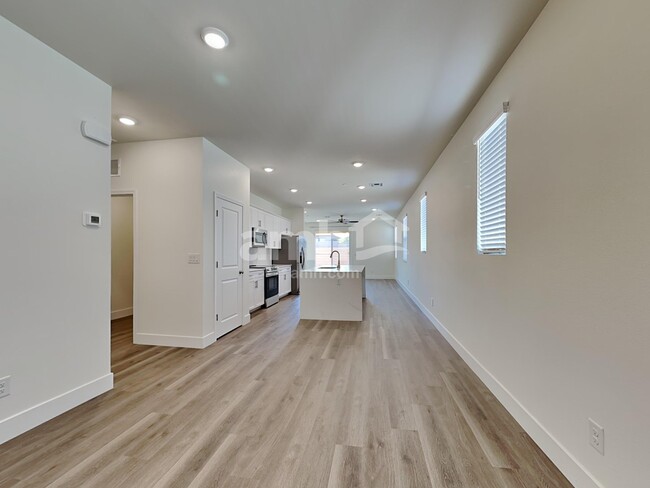 Building Photo - 509 Silverbell Fls Pl