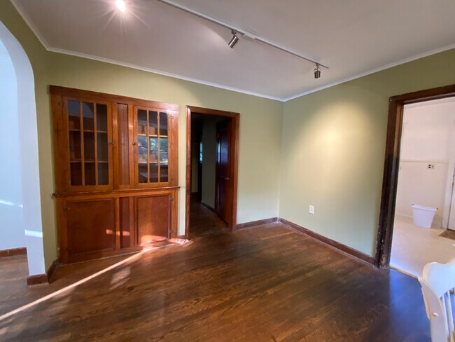 Foto del edificio - 202 Turner St NE