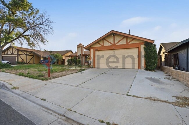 Building Photo - 44119 Kirkland Ave