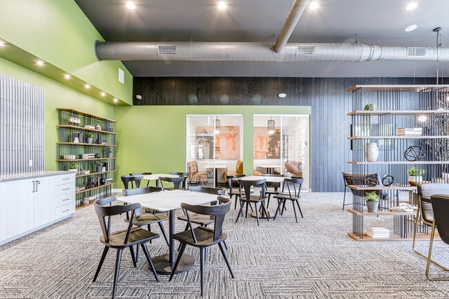 Building Photo - Willowstone