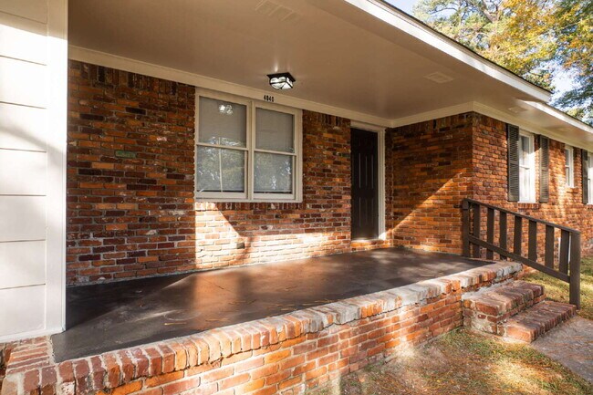 Foto del edificio - Now available!