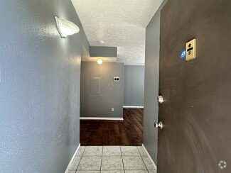 Building Photo - 1620 N Wilmot Rd