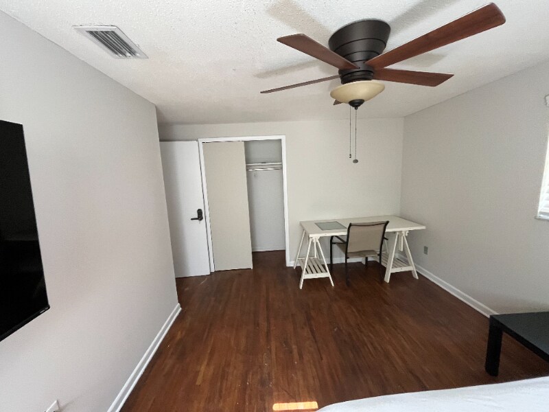 Foto del edificio - 740 Jenkins St