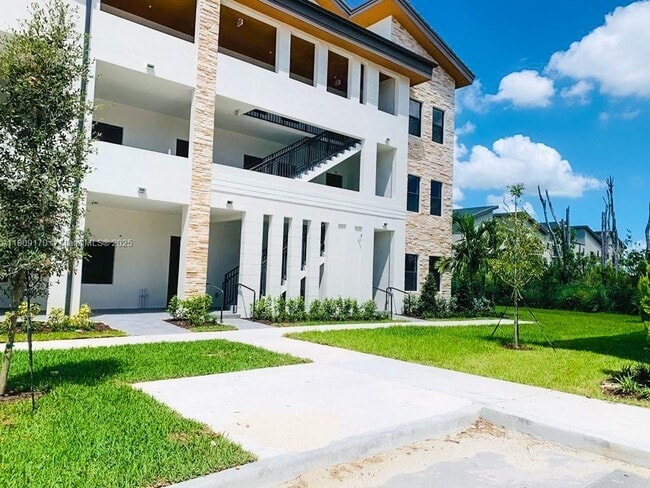 Foto del edificio - 8151 NW 104th Ave
