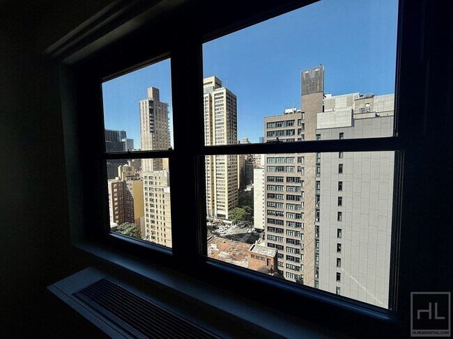 Building Photo - East 39th Street