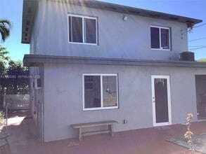 Building Photo - 3620 SW 13th Terrace