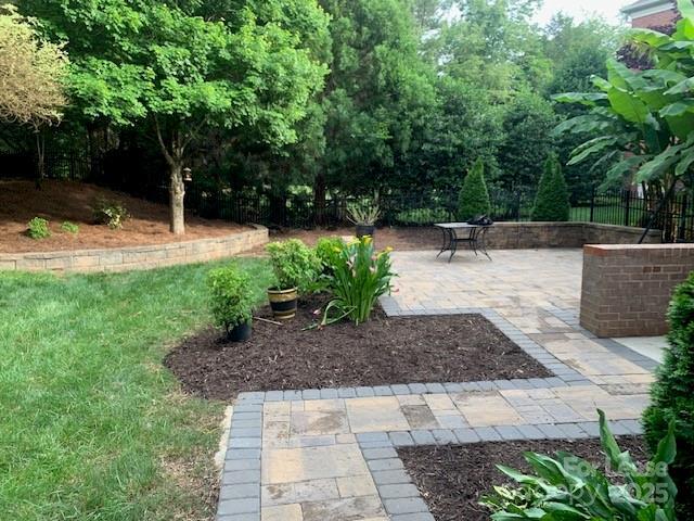 Foto del edificio - 12325 Summer Breeze Ct