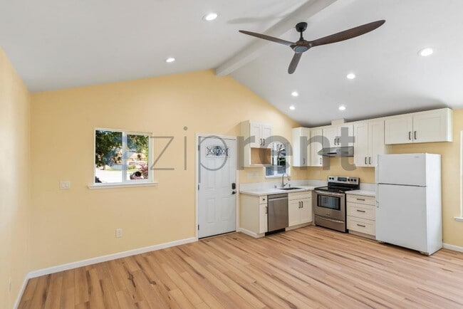 Foto del edificio - 732 W Edmundson Ave