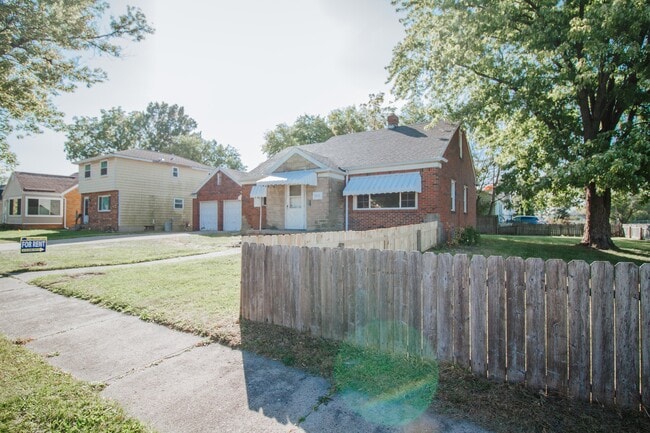 Building Photo - 3471 Jeannette Ave