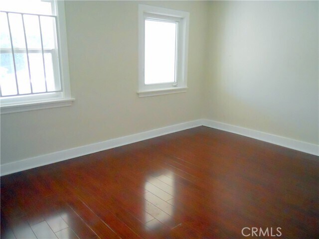 Foto del edificio - 818 E Valley Blvd
