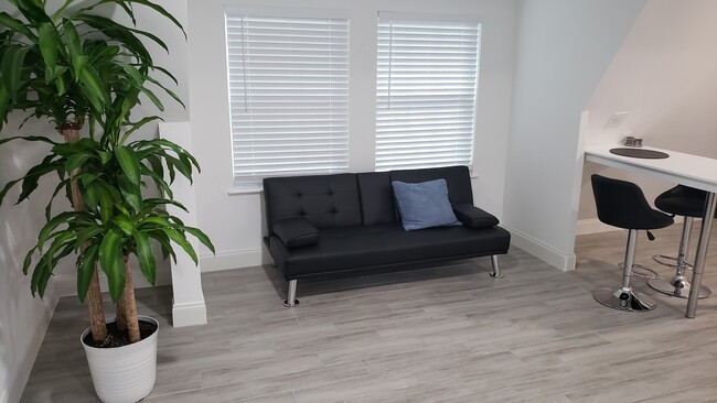 Building Photo - 4265 Parnell Rd