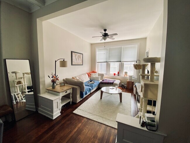 Foto del edificio - 2246 W Armitage Ave