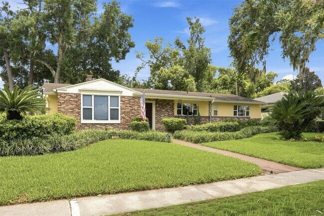 Foto del edificio - 1228 Spring Lake Dr