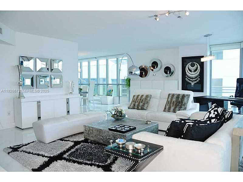 Foto principal - 3535 S Ocean Dr