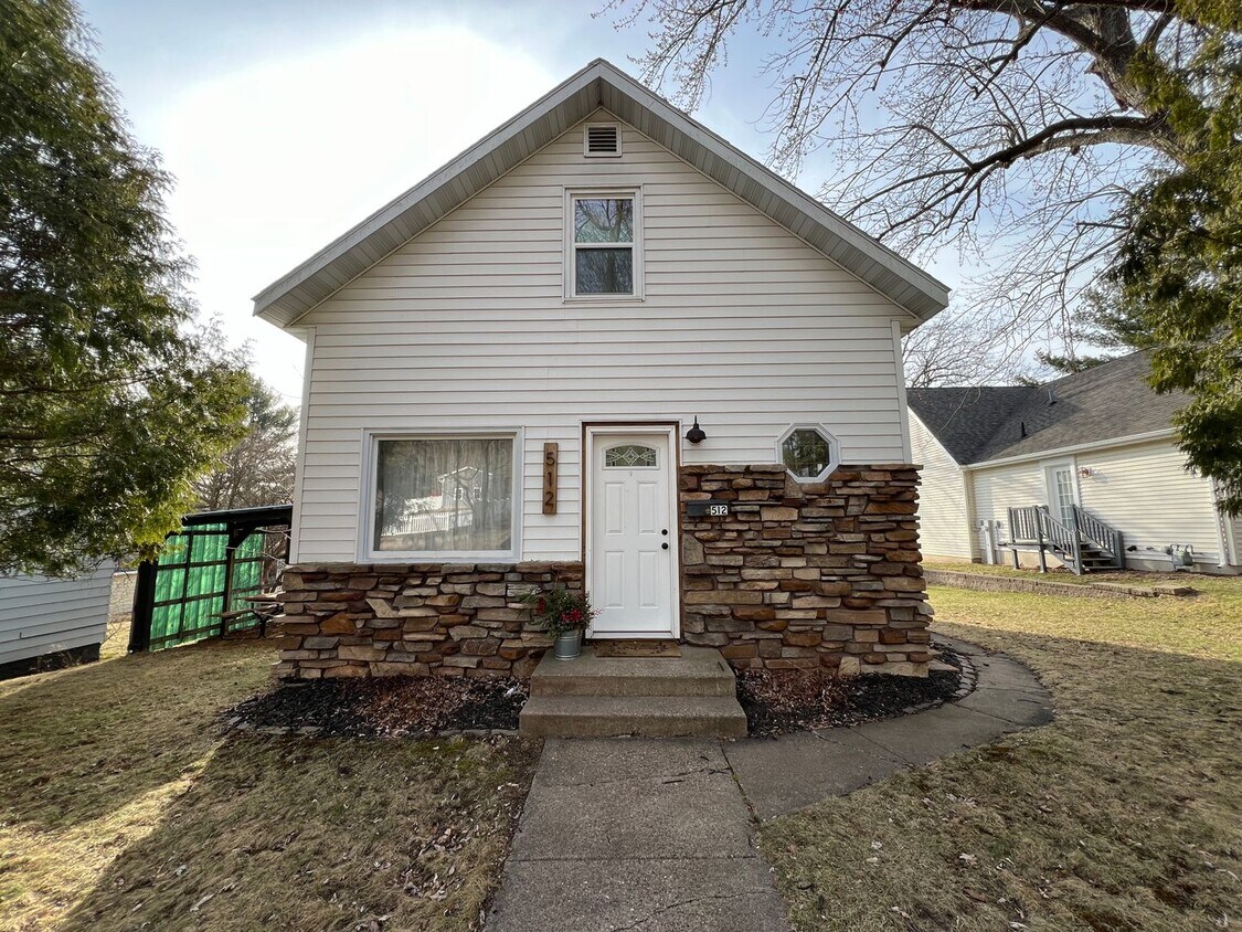 Primary Photo - 2 bedroom single family home for rent in t...