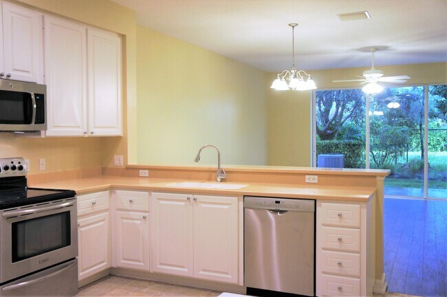 Building Photo - 1032 Pinewood Lake Ct
