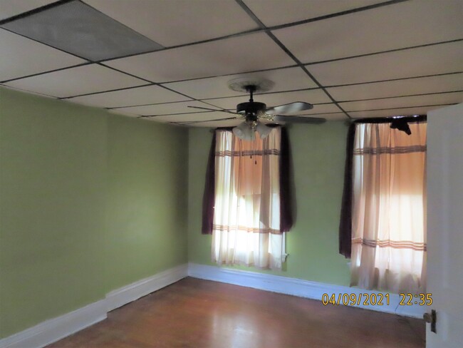 UPSTAIRS BEDROOM - 2026 E Adelaide Ave