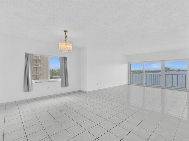 Foto del edificio - 500 Bayview Dr