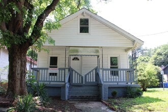 Building Photo - 413 Grace St S