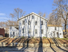 Building Photo - 52-54 Mt Globe St