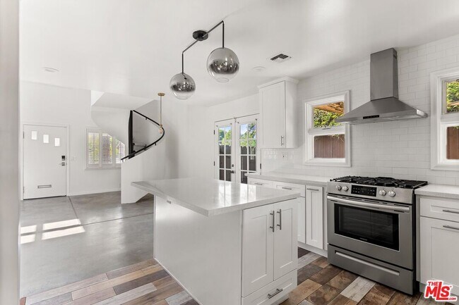 Foto del edificio - 1322 N Cherokee Ave