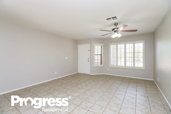 Building Photo - 599 W Sierra Vista Dr