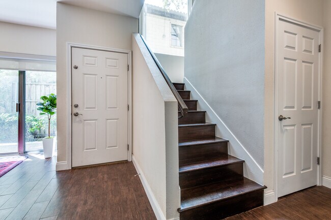 Building Photo - 2509 Welborn St