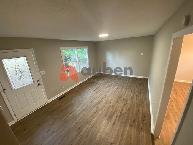 Building Photo - Nicely updated 3 bed 1.5 bath home in Hixson