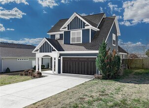 Building Photo - 442 SW Glover St