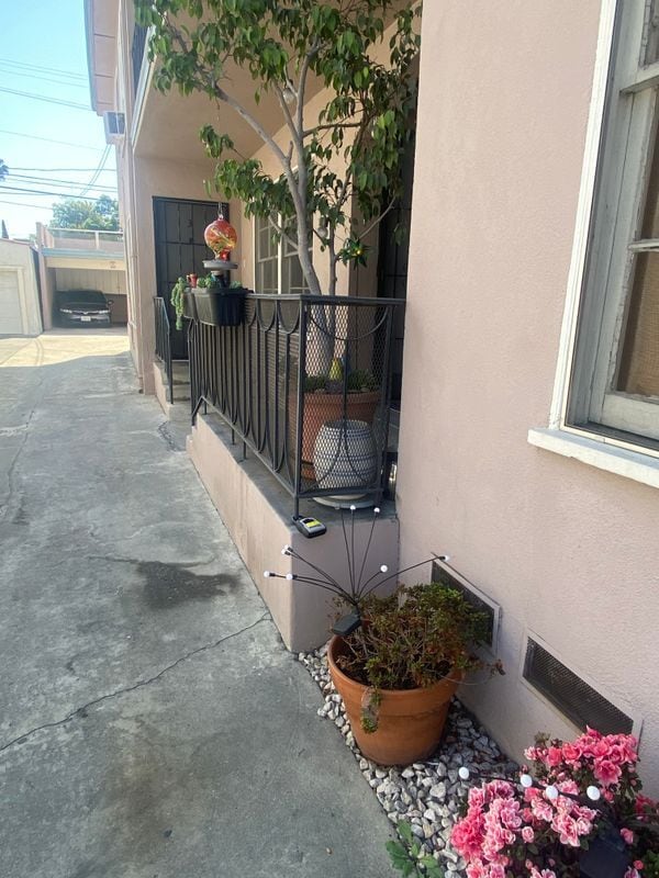 Building Photo - 1466 S Sherbourne Dr