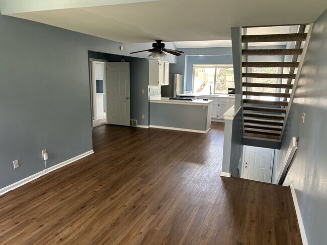 Foto del edificio - 4245 Autumn Heights Dr