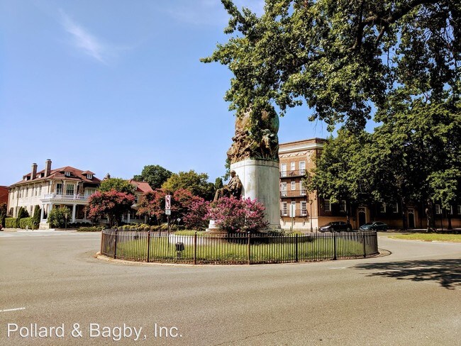 Building Photo - 3012 Monument Ave