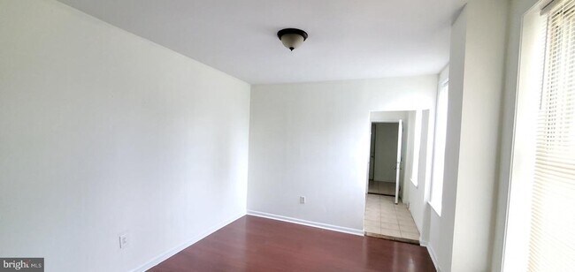 Foto del edificio - 611 W York St