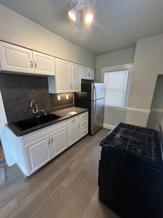 Foto del edificio - 2 bd Apt Cash Pay/Section 8