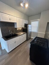 Building Photo - 647 Eddy Rd